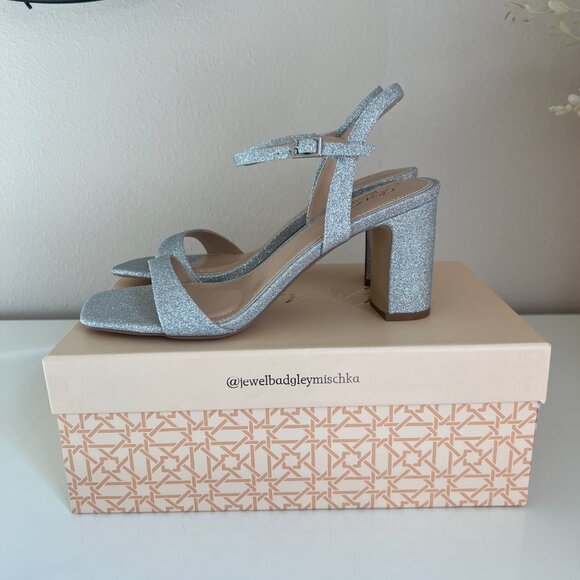 BADGLEY MISCHKA JEWEL Rayla Evening Sandals - Silver Fabric - Size 8.5 - Picture 11 of 13